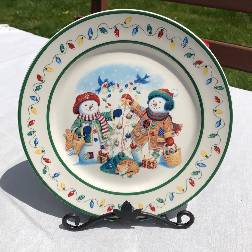 Longaberger 1999 Snow Friends Plate and Easel